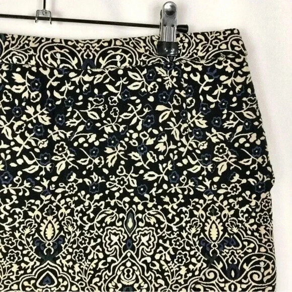 H&M Black & Beige Floral Faux Wrap Woven Mini Skirt 10 - Picture 3 of 4